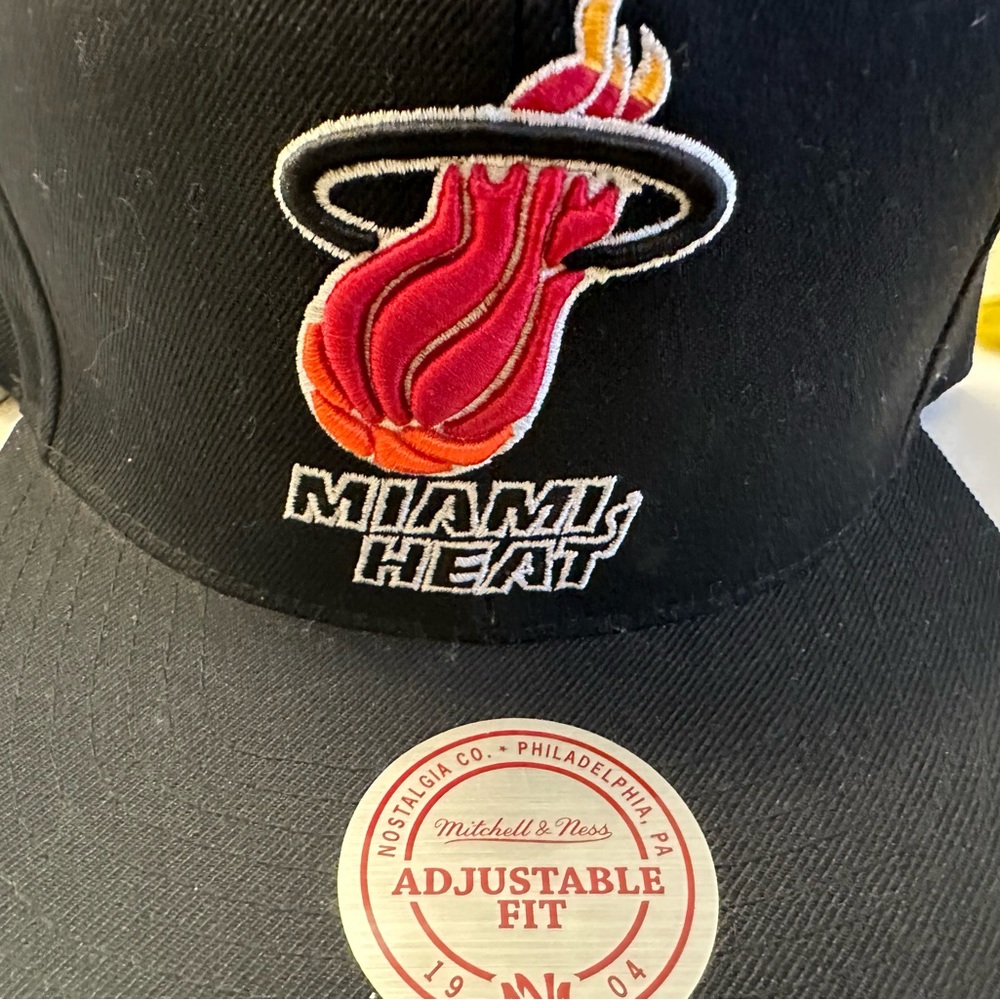 Mitchell & Ness Miami Heat Hardwood Classics Black Snapback Hat Cap NBA Logo